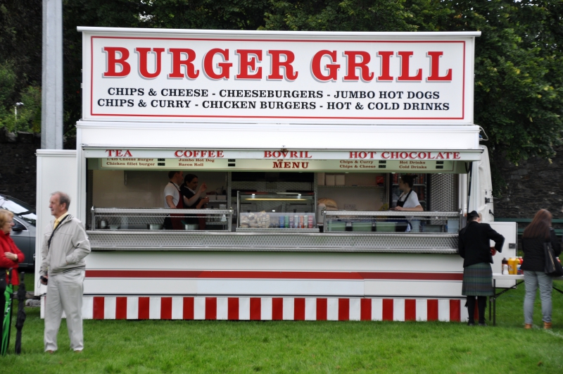 magasin-TOURNEFORT-min_advertising-food-snack-eat-fast-food-barbecue-491617-pxhere.com